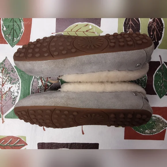 RARE Genuine Ugg Solana Moccasin Size 8M - Picture 12 of 12